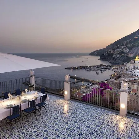 Residence Amalfi فيلة