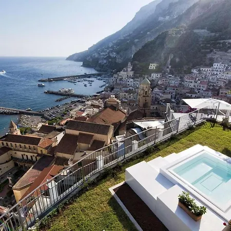 فيلة Residence Amalfi *