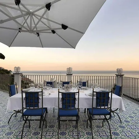 فيلة Residence Amalfi *